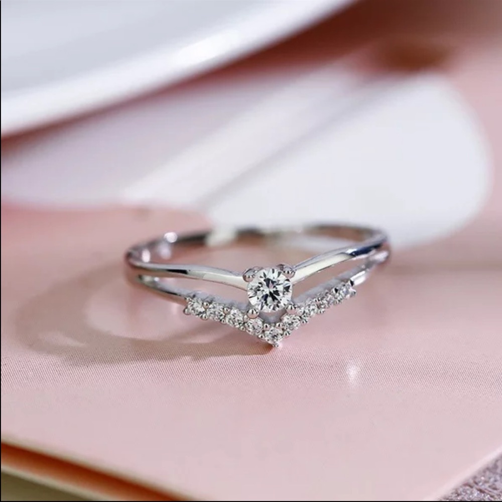 New 925 Silver Dainty Heart Beautiful Diamond Ring - Picture 5 of 6